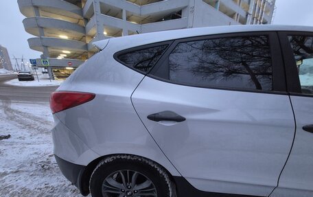 Hyundai ix35 I рестайлинг, 2015 год, 1 000 000 рублей, 4 фотография