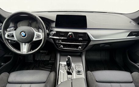 BMW 5 серия, 2021 год, 4 800 000 рублей, 15 фотография