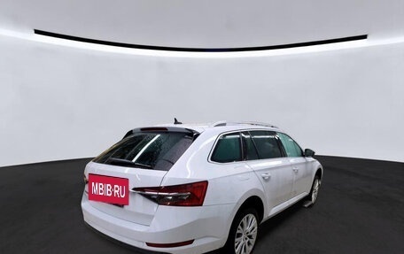 Skoda Superb III рестайлинг, 2022 год, 2 632 000 рублей, 2 фотография