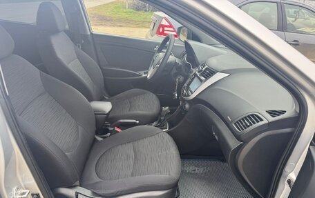 Hyundai Solaris II рестайлинг, 2015 год, 8 фотография