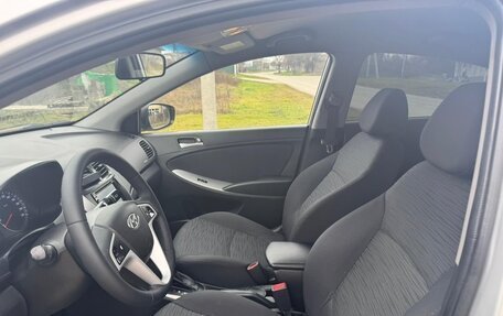 Hyundai Solaris II рестайлинг, 2015 год, 7 фотография