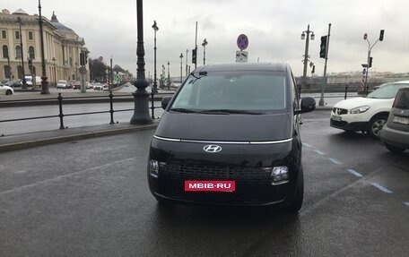 Hyundai Staria, 2023 год, 4 950 000 рублей, 1 фотография