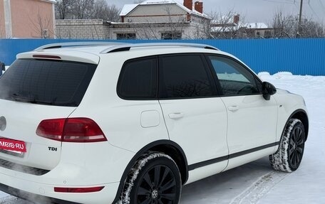 Volkswagen Touareg III, 2011 год, 2 380 000 рублей, 8 фотография