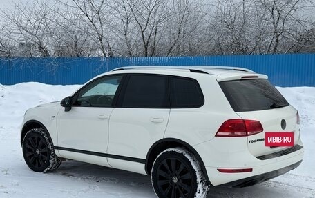 Volkswagen Touareg III, 2011 год, 2 380 000 рублей, 6 фотография