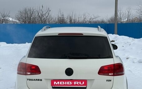 Volkswagen Touareg III, 2011 год, 2 380 000 рублей, 4 фотография