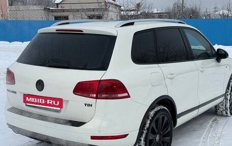 Volkswagen Touareg III, 2011 год, 2 380 000 рублей, 7 фотография