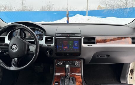 Volkswagen Touareg III, 2011 год, 2 380 000 рублей, 16 фотография