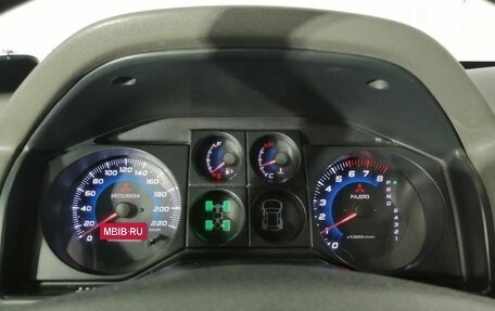 Mitsubishi Pajero III рестайлинг, 2002 год, 870 000 рублей, 9 фотография