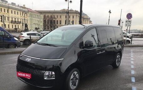 Hyundai Staria, 2023 год, 4 950 000 рублей, 2 фотография