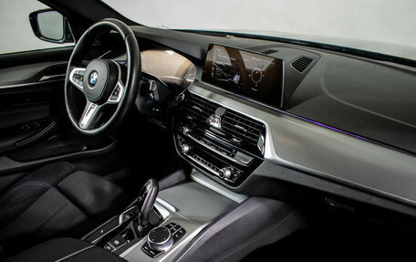 BMW 5 серия, 2020 год, 3 990 000 рублей, 10 фотография