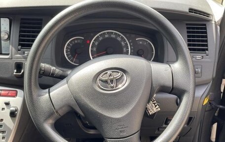 Toyota ISis I, 2017 год, 1 050 000 рублей, 13 фотография