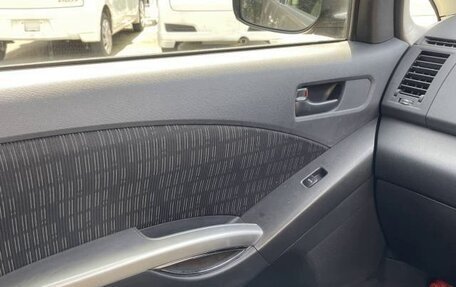 Toyota ISis I, 2017 год, 1 050 000 рублей, 20 фотография