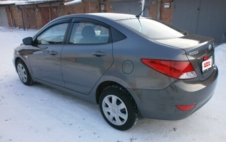 Hyundai Solaris II рестайлинг, 2011 год, 860 000 рублей, 4 фотография