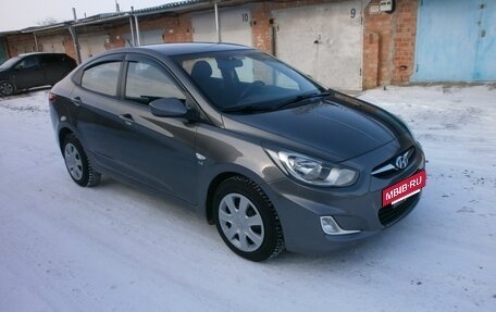 Hyundai Solaris II рестайлинг, 2011 год, 860 000 рублей, 8 фотография
