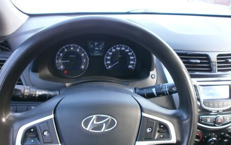 Hyundai Solaris II рестайлинг, 2011 год, 860 000 рублей, 30 фотография