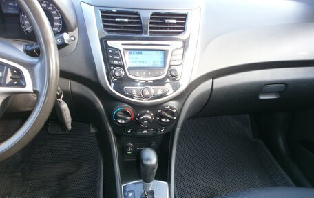 Hyundai Solaris II рестайлинг, 2011 год, 860 000 рублей, 29 фотография