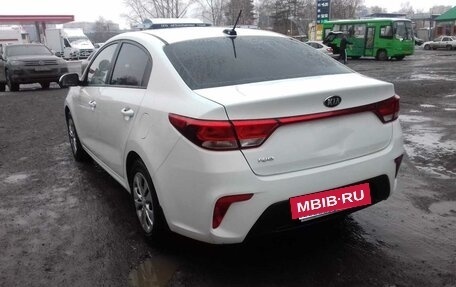 KIA Rio IV, 2017 год, 1 000 000 рублей, 3 фотография