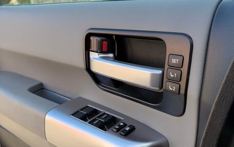 Toyota Sequoia II рестайлинг, 2021 год, 10 990 000 рублей, 13 фотография