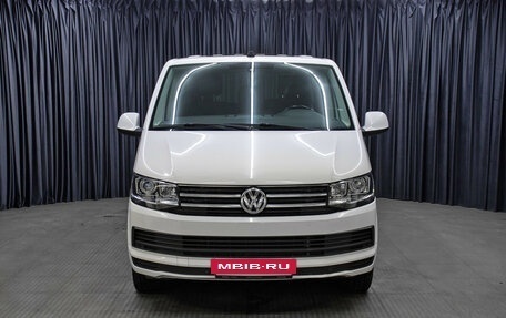Volkswagen Caravelle T6 рестайлинг, 2019 год, 3 400 000 рублей, 2 фотография