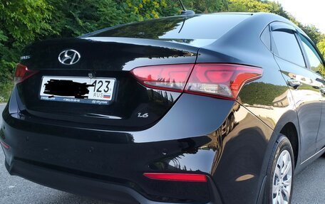 Hyundai Solaris II рестайлинг, 2018 год, 1 350 000 рублей, 3 фотография