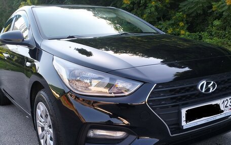 Hyundai Solaris II рестайлинг, 2018 год, 1 350 000 рублей, 5 фотография