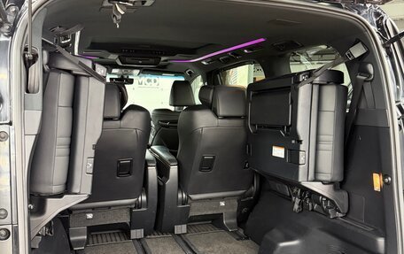 Toyota Alphard III, 2019 год, 4 550 000 рублей, 10 фотография