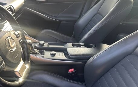 Lexus IS III, 2017 год, 2 600 000 рублей, 5 фотография