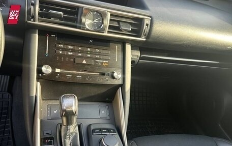 Lexus IS III, 2017 год, 2 600 000 рублей, 6 фотография