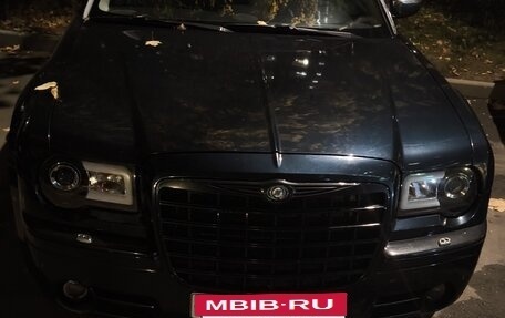 Chrysler 300C II, 2005 год, 1 100 000 рублей, 2 фотография