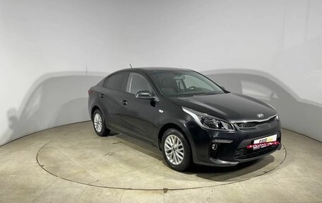 KIA Rio IV, 2018 год, 1 330 000 рублей, 3 фотография