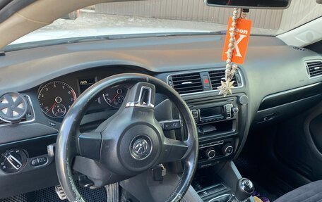 Volkswagen Jetta VI, 2012 год, 880 000 рублей, 6 фотография