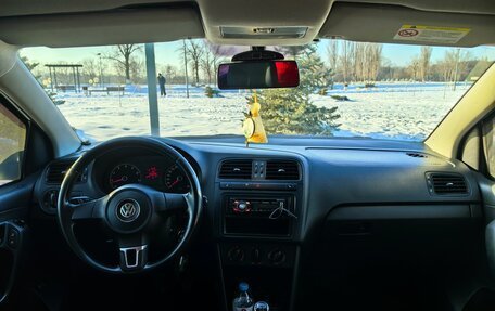 Volkswagen Polo VI (EU Market), 2011 год, 700 000 рублей, 12 фотография