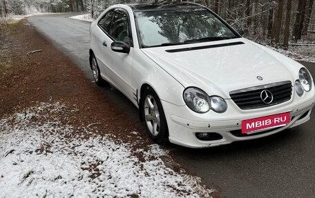 Mercedes-Benz C-Класс, 2004 год, 650 000 рублей, 3 фотография