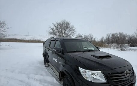 Toyota Hilux VII, 2015 год, 2 025 000 рублей, 2 фотография