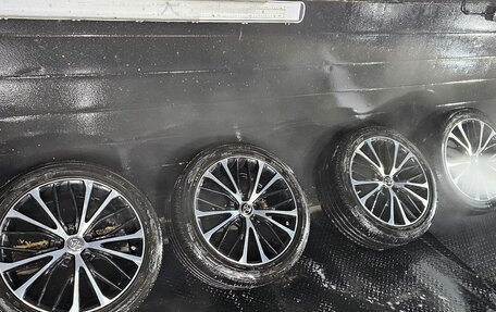 Toyota Camry, 2019 год, 3 350 000 рублей, 2 фотография