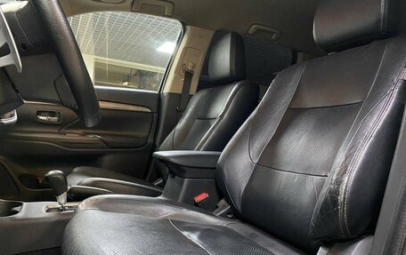 Mitsubishi Outlander III рестайлинг 3, 2012 год, 1 412 000 рублей, 10 фотография