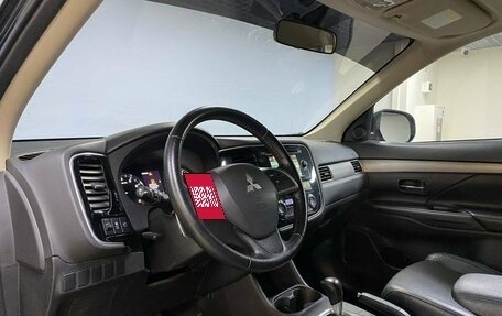 Mitsubishi Outlander III рестайлинг 3, 2012 год, 1 412 000 рублей, 15 фотография