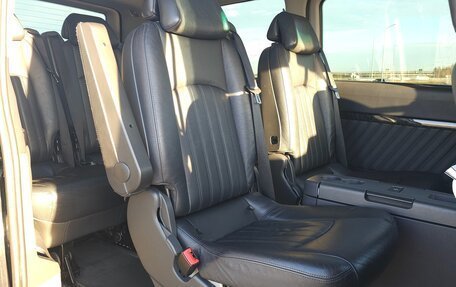 Mercedes-Benz Viano, 2011 год, 2 450 000 рублей, 4 фотография