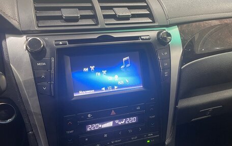 Toyota Camry, 2015 год, 1 870 000 рублей, 10 фотография