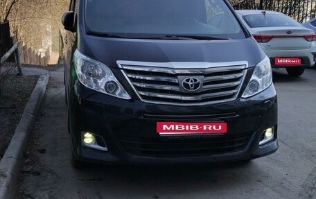 Toyota Alphard III, 2012 год, 2 800 000 рублей, 1 фотография