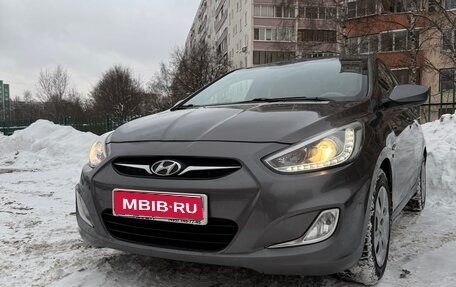 Hyundai Solaris II рестайлинг, 2014 год, 1 000 000 рублей, 1 фотография