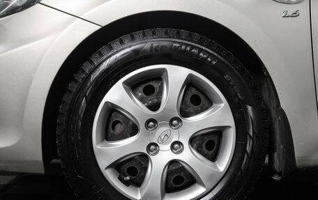 Hyundai Solaris II рестайлинг, 2011 год, 750 000 рублей, 24 фотография