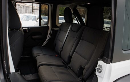 Jeep Wrangler, 2021 год, 4 700 000 рублей, 17 фотография