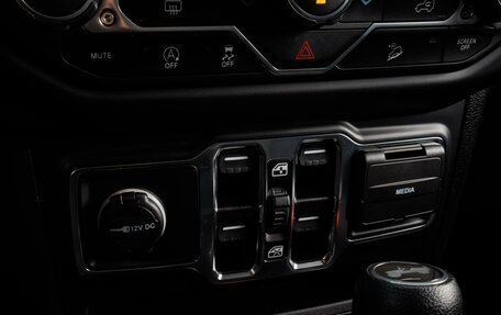 Jeep Wrangler, 2021 год, 4 700 000 рублей, 25 фотография