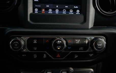 Jeep Wrangler, 2021 год, 4 700 000 рублей, 24 фотография