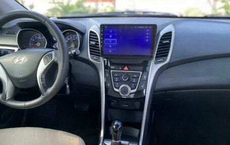 Hyundai i30 II рестайлинг, 2012 год, 750 000 рублей, 17 фотография