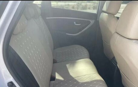 Hyundai i30 II рестайлинг, 2012 год, 750 000 рублей, 16 фотография