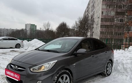 Hyundai Solaris II рестайлинг, 2014 год, 1 000 000 рублей, 2 фотография