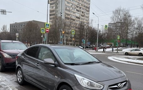 Hyundai Solaris II рестайлинг, 2014 год, 1 000 000 рублей, 8 фотография