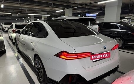 BMW 5 серия, 2023 год, 6 900 000 рублей, 4 фотография